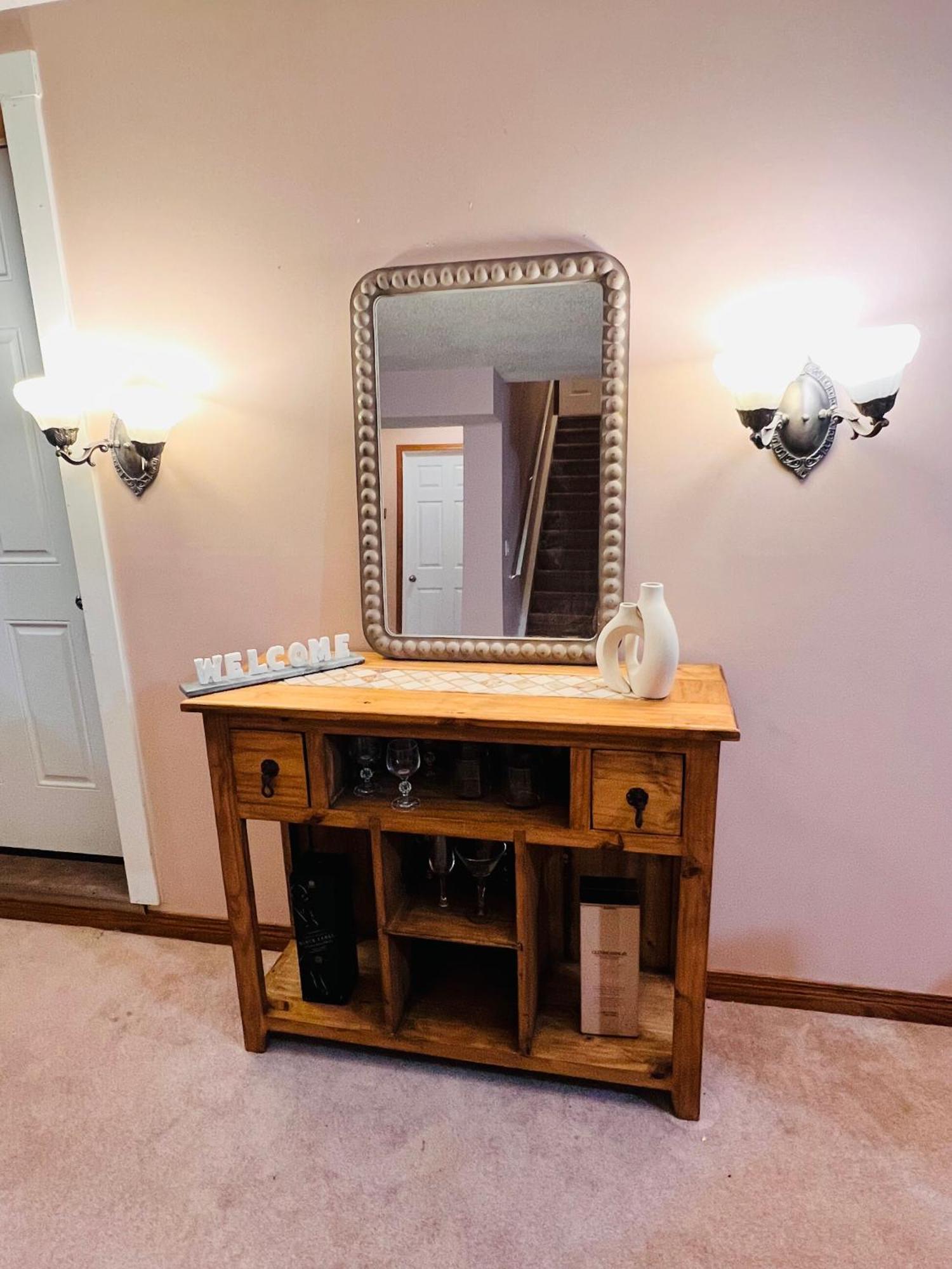 A Classic Homely Basement Suite! Chestermere المظهر الخارجي الصورة