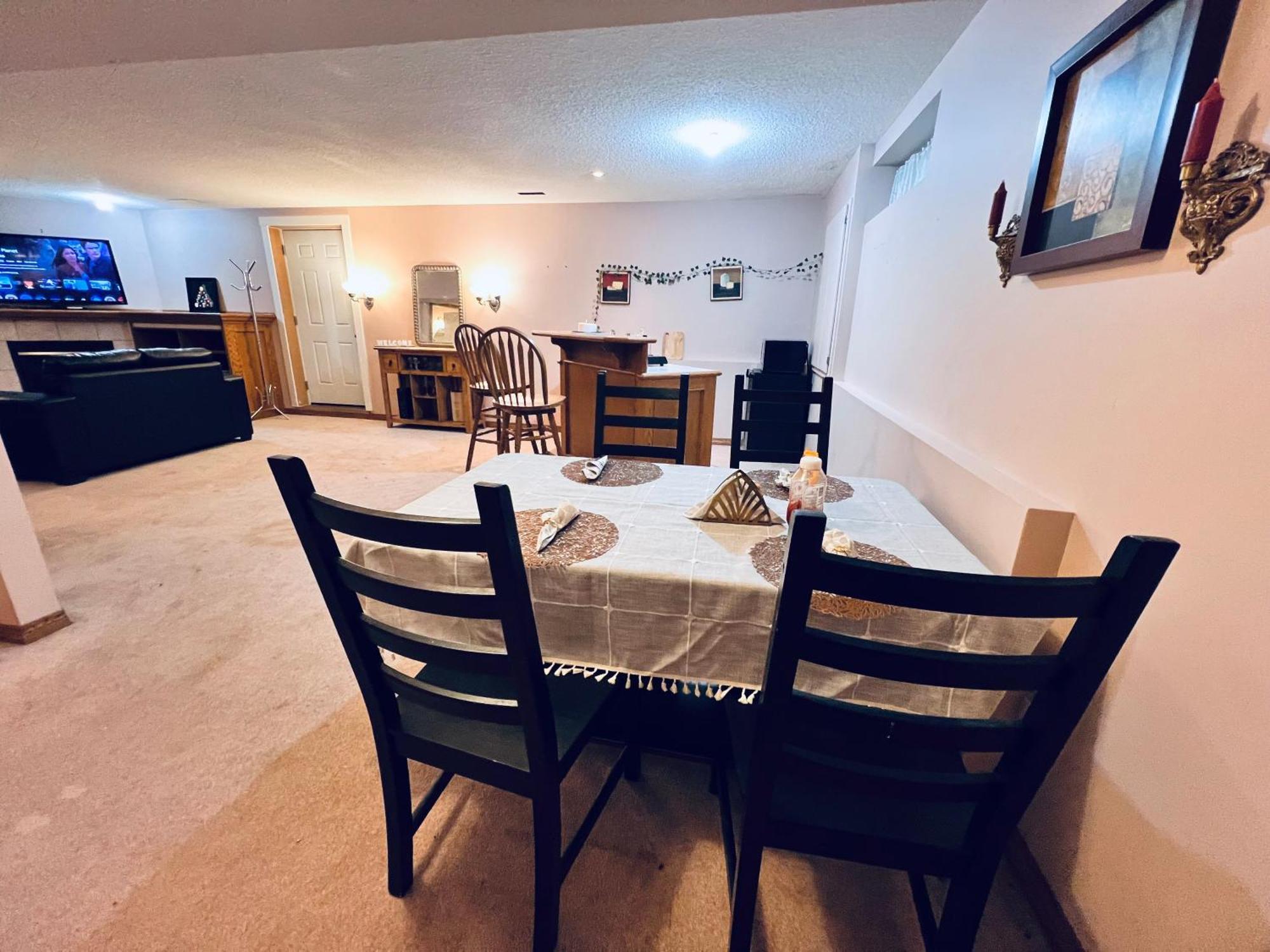A Classic Homely Basement Suite! Chestermere المظهر الخارجي الصورة