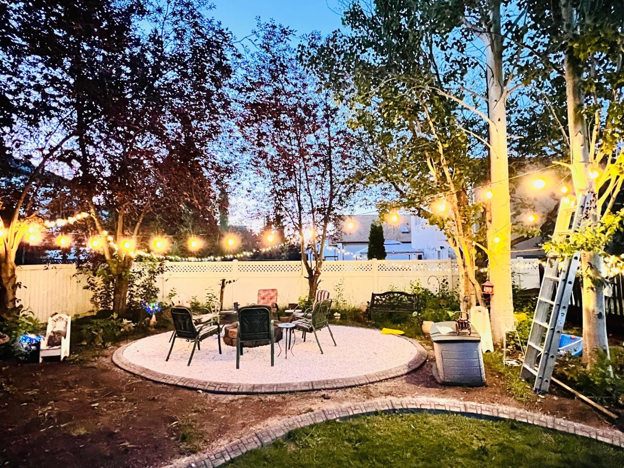 A Classic Homely Basement Suite! Chestermere المظهر الخارجي الصورة