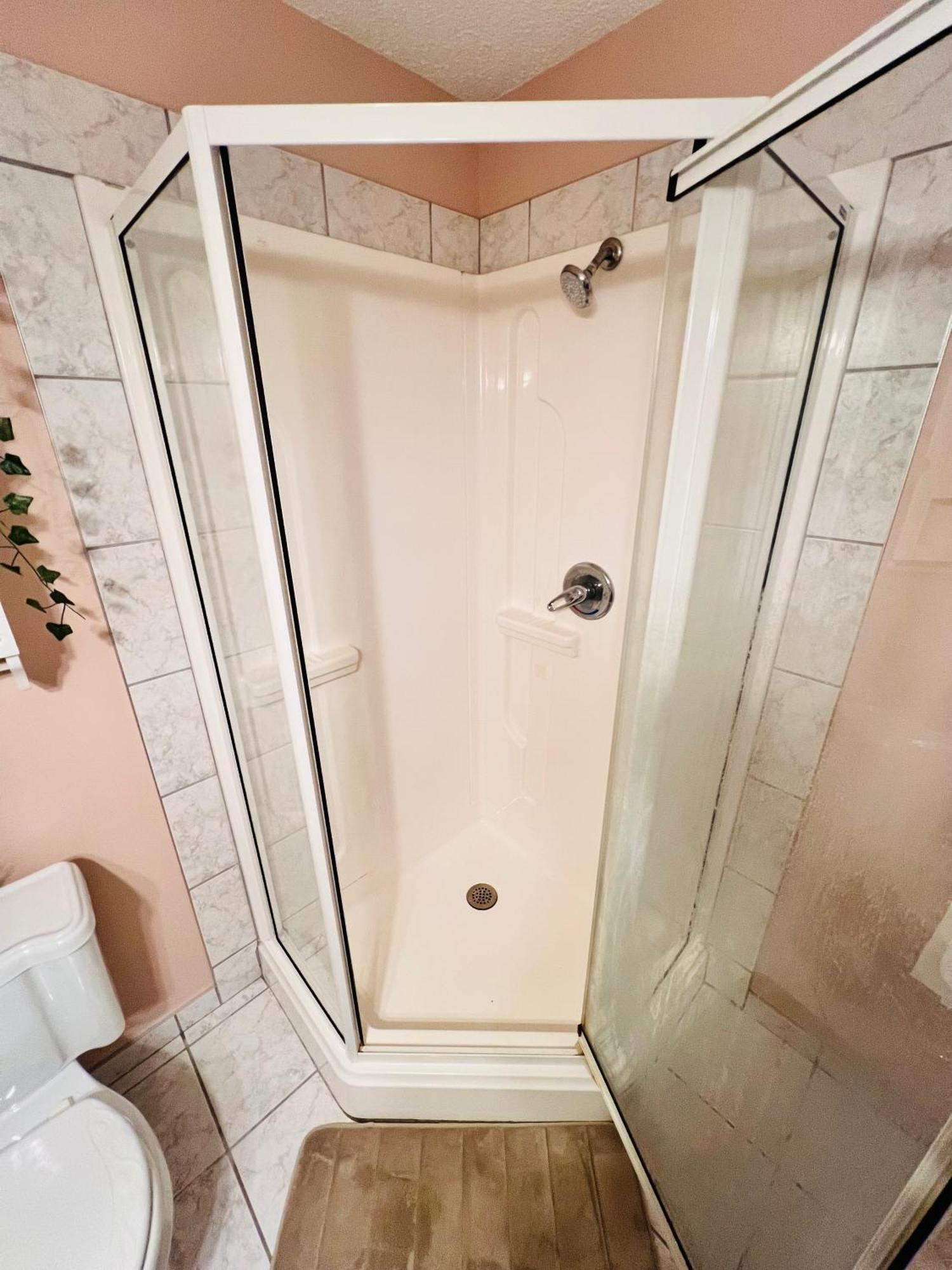 A Classic Homely Basement Suite! Chestermere المظهر الخارجي الصورة